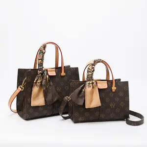 Universal women's bag, one-size-fits-all crossbody bag with zipper