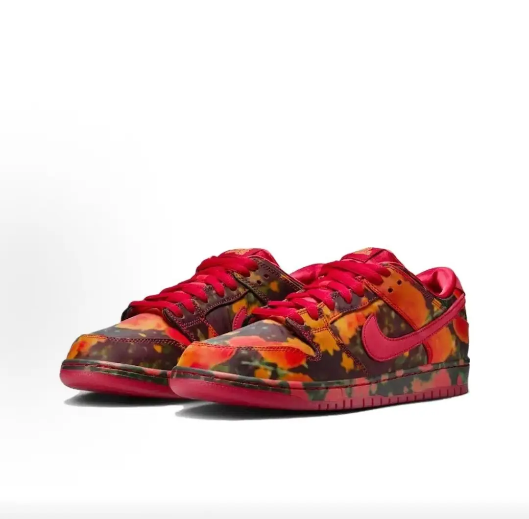 Autumn Red Orange Green Camo All Over Print Low Top Skate Sneakers Bright Red Side Logo, Red Laces & Red Anti-Slip Rubber Outsole Unique Floral Camo Street Flat Trainers Unisex Men Women Trendy Hip Hop Daily Footwear