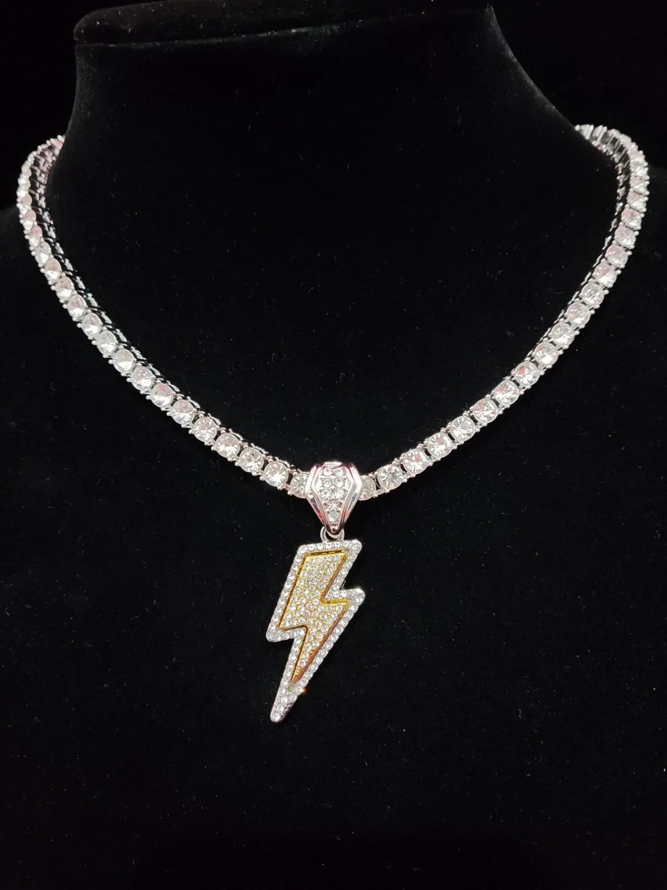 Y2K Trendy Rhinestone Lightning Shaped Pendant Necklace for Men & Women, Hip Hop Street Jewelry As Gift, Fashion Cute Jewelry for Daily Outfit, Zinc Alloy Craftsmanship