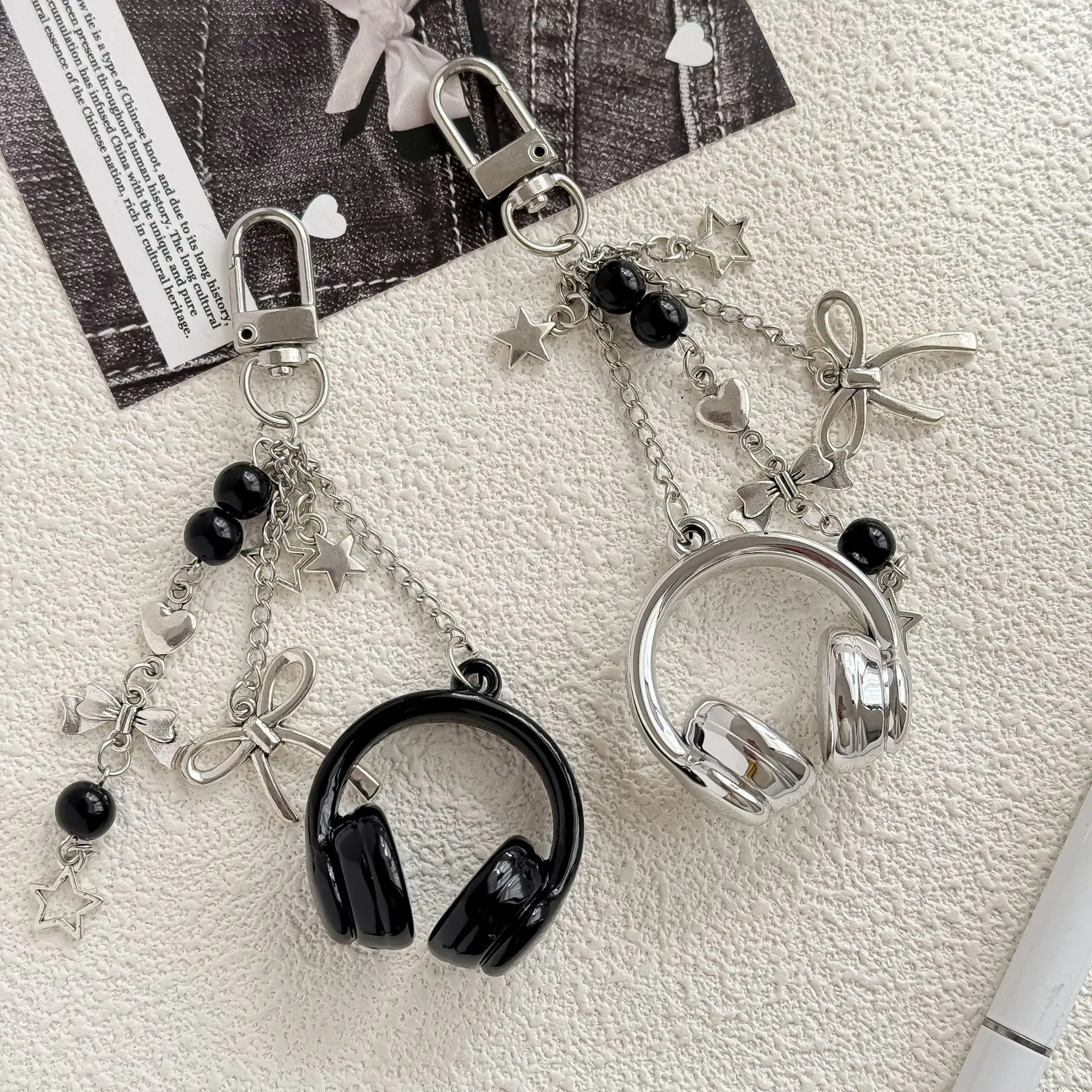 Unisex 2pcs Set Mini Ins-Style Black & Silver Music Headphone Bag Keychain - Bag Charm Styling, Phone Chain, Backpack Pendant, Keychains for Backpacks, Couple Gift Set, Black & Silverly