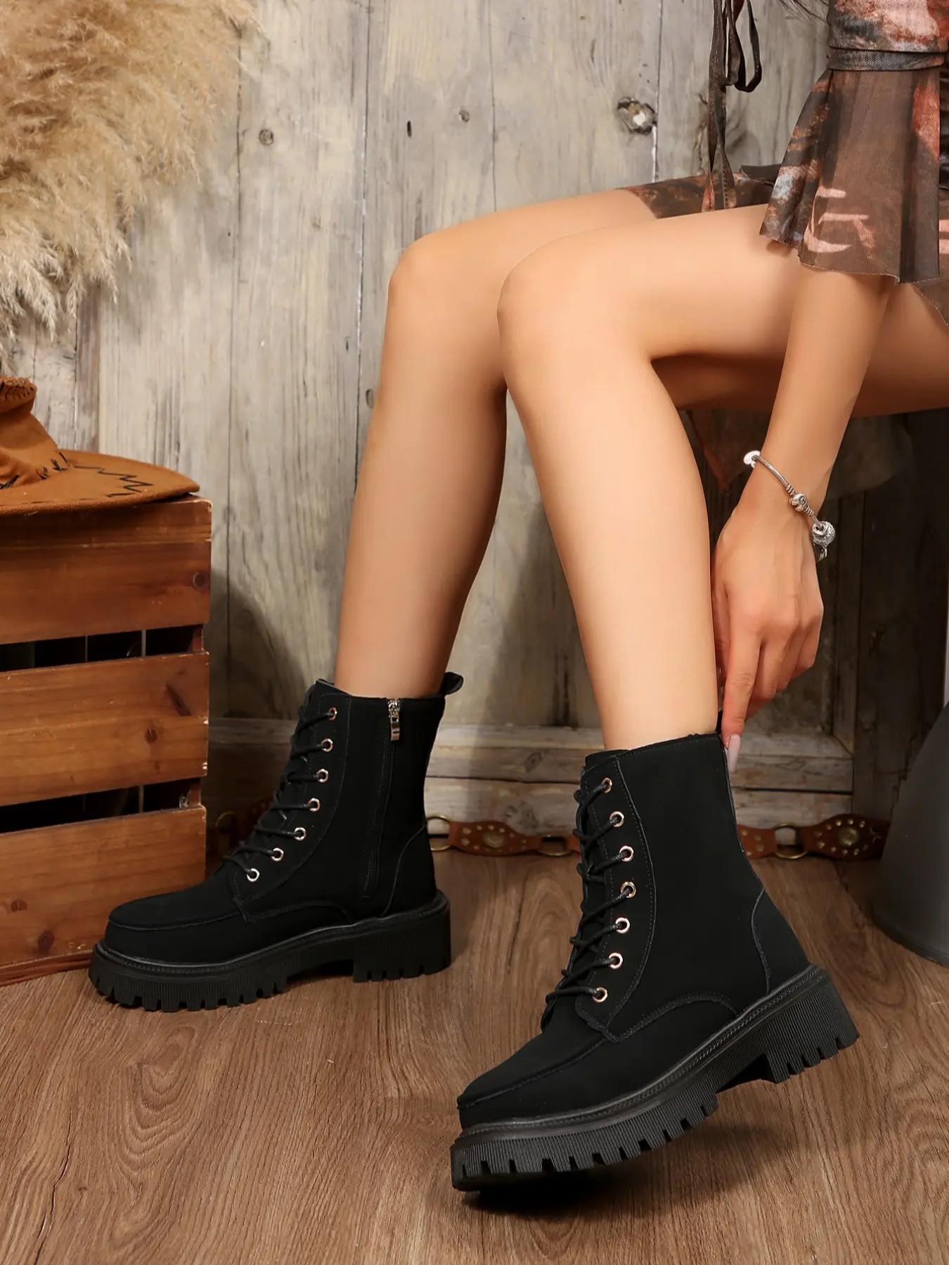 Women's Combat Boots with Laces, Stylish Preppy Letter Decor, Trendy Daily Wear Shoes, Fashionable College Style Footwear