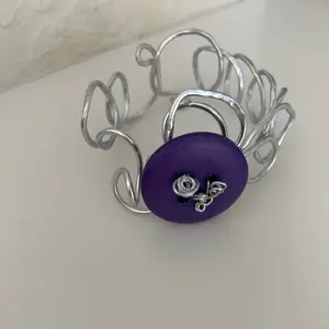 button bracelet wearable wire art hammered aluminum purple vintage button one of a kind r handmade unique gift