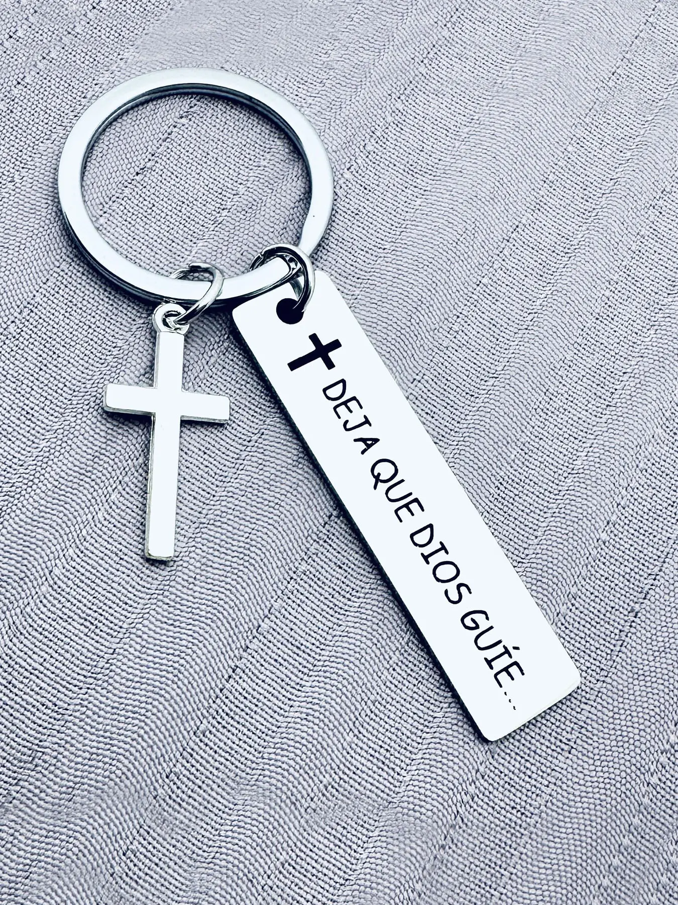 1pc Christian Keychain with Cross Pendant - Stainless Steel, Durable Faith-Inspired Accessory for Backpacks & Keys, Simple Style, Non-Textile, Perfect Religious Gift for Me, Keychain for Bags