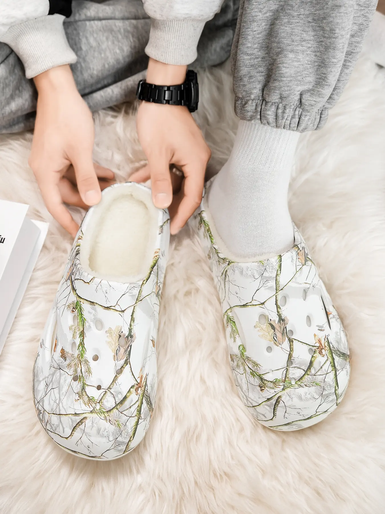 Unisex Luxury Fuzzy Winter Warm Hole Shoes, Random Plant Prints, Comfortable Home Wear, Casual Outdoor Shoes, Durable Design, Indoor Slippers, Warm House Slippers, Fluffy Home Slippers