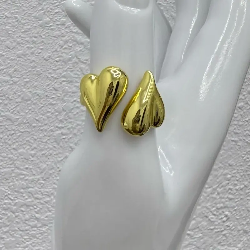 Anillo corazones inflables adjustable de Oro laminado