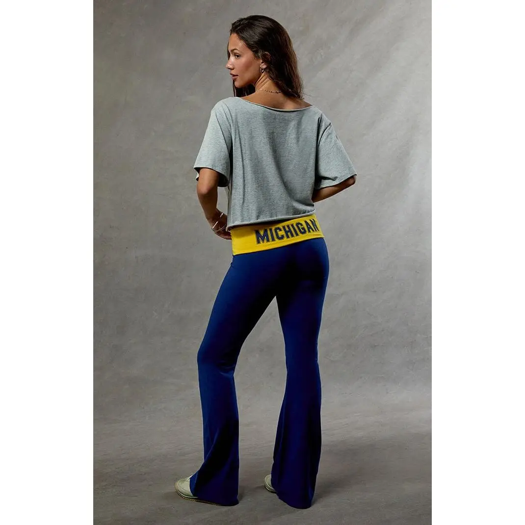 WILD COLLECTIVE Women's Michigan Wolverines Fold-Over Flare Yoga Pants