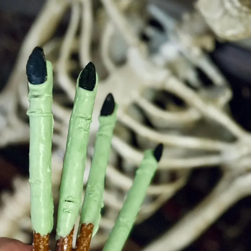 Witch fingers pretzel sticks