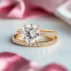 Yellow Gold Classic Round Cut Wedding Ring Set