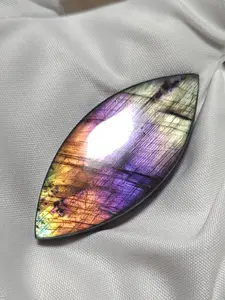1pc Purple Flash Pink Flash Labradorite Pendants, Fashionable Charms, jewelry, decorations, Labradorite labradorescence, Natural polished labradorite palm stone, Home decoration, Festival gifts