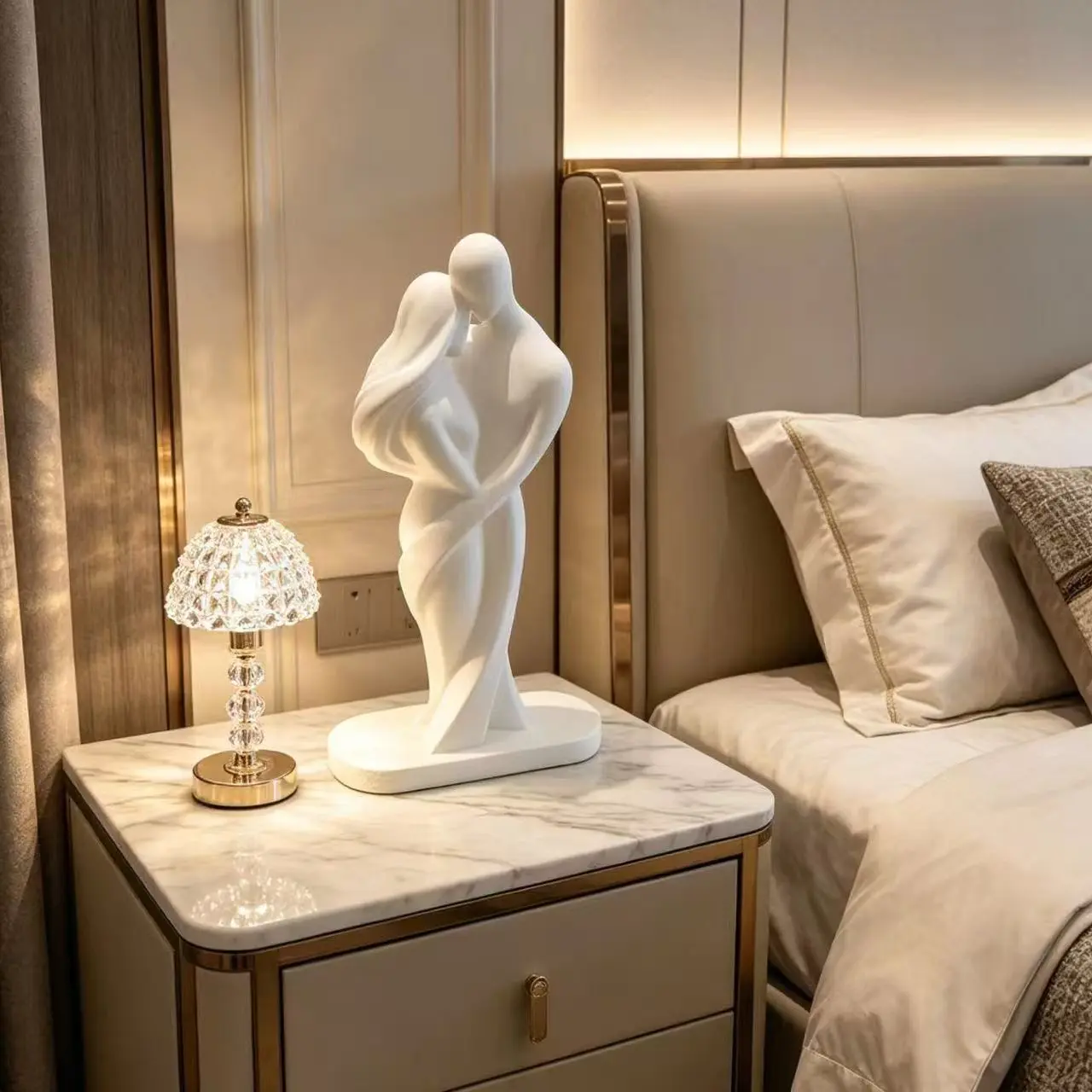 Modern Minimalist Couple Statue, Art Figurine, Romantic Luxury Collectible Home Decor, Ideal for Bedroom and Living Room, Elegant Sculpture for Interior Design, Modern Home Decoration
