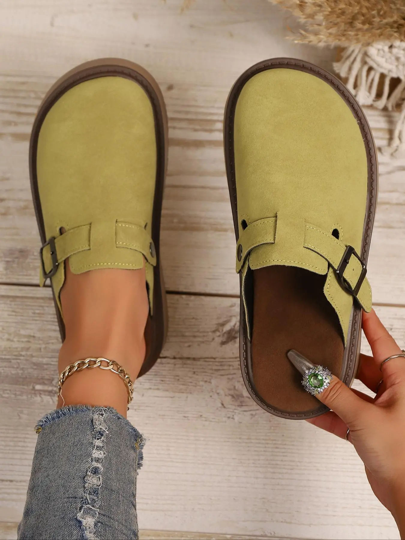 Women's Solid Color Buckle Design Slip on Style Walking Shoes, Casual Comfortable Soft Sole Non-slip Slip on Shoes for Daily Wear, Female All-match Round Toe Shoes for Daily Wear, Girl, Classic Clog, Footwear, Soft Soled, Casual Fashion Shoes