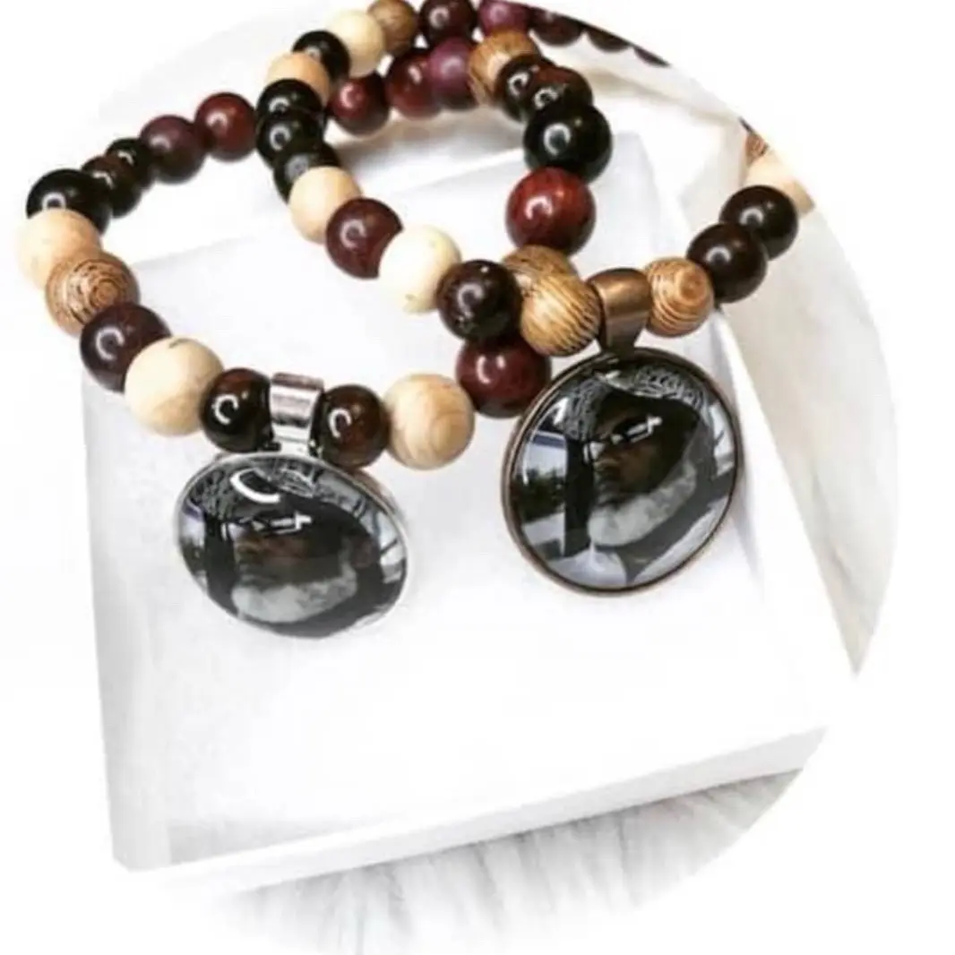 Bracelet foto manik kustom dengan desain unik