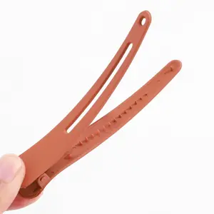 1 PCS Matte Duckbill Styling Hair Clips – 3.07 Inch No-Crease Sectioning Barrettes for Women & Girls, Hair Accessories in Random Colors (Shipped Randomly)