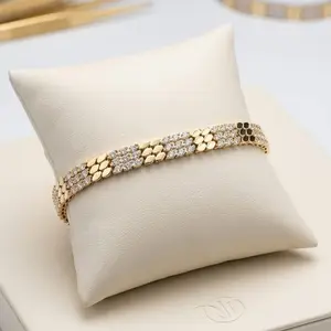 Elegant Bracelet for Daily Use, Size 6.5” to 7.5”, Perfect for Everyday Wear, Stunning Design, Ideal Gift