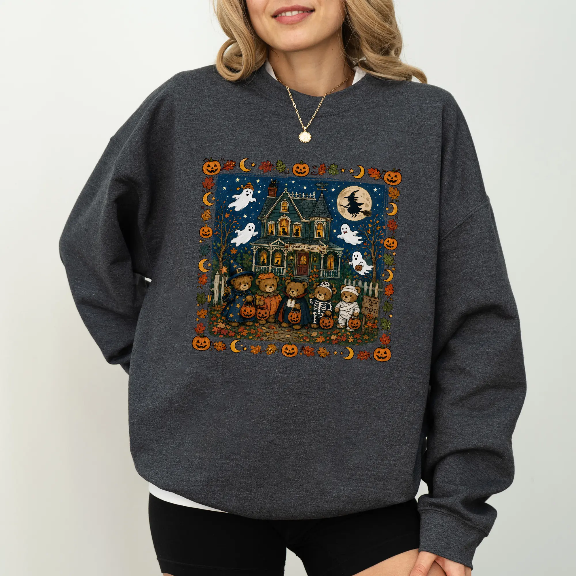 ChicCotton Vintage 90s Halloween Bears Crewneck Sweatshirt, Trick-or-Treat Bear and Haunted House Graphic, Retro Pumpkin Fall Pullover