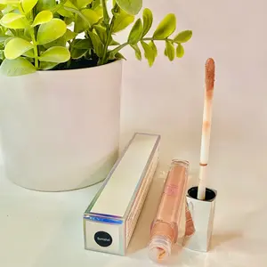 Bombshell Lightweight Hydrating Long-lasting