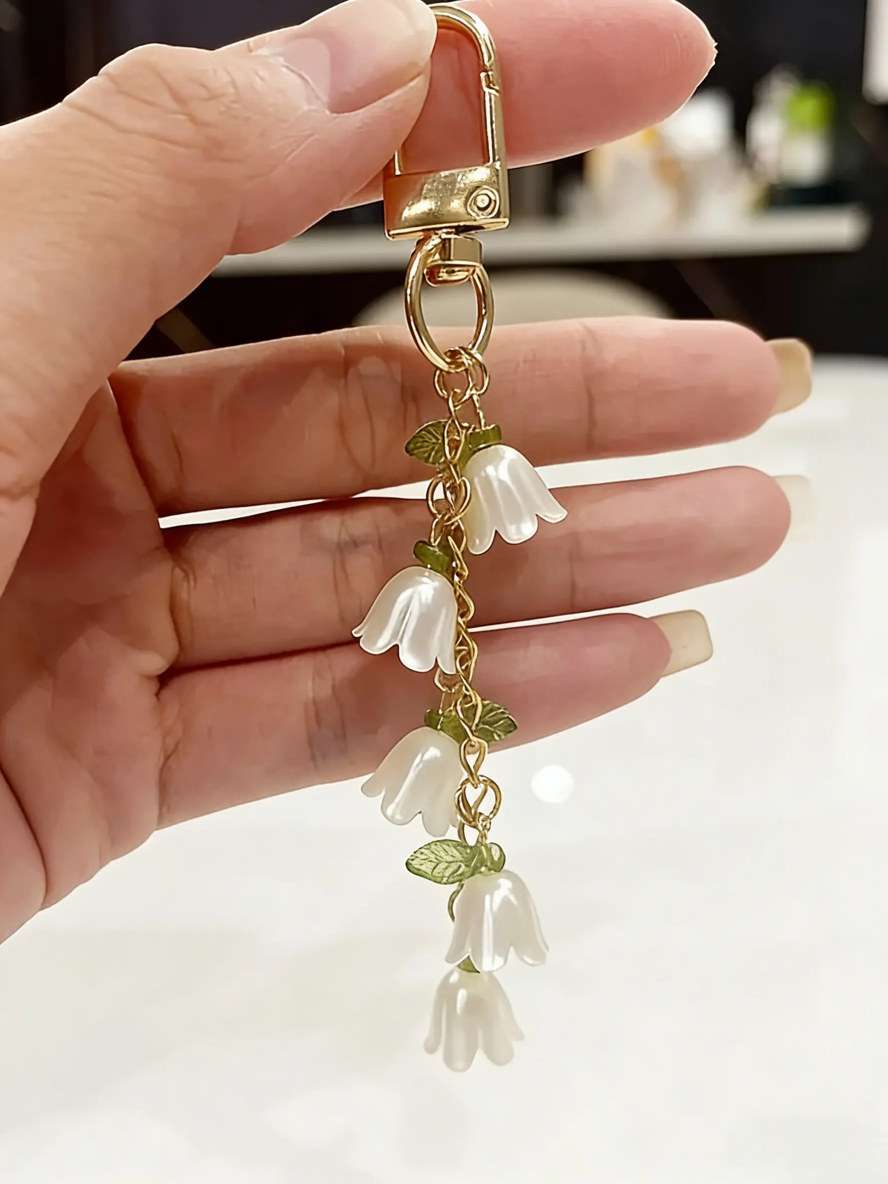 Lily of the Valley Flower Bag Charm, Purse Charms, Bag Accessories Charms, Multiple Colors, Simple & Versatile, Light Luxury, Elegant, Free Suspension, Gift for Friends/birthday