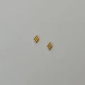 Dot Cluster Stud Earrings