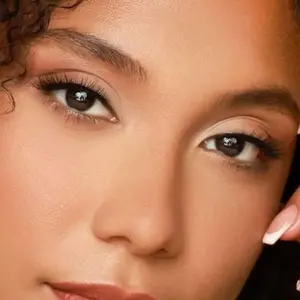 Jojo Beauty Consulting Lashes in the style "Mrs."