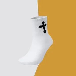 Loose, comfortable and fashionable crochet pattern jacquard design for men and women with cotton stockings., Preppy, Minimalist