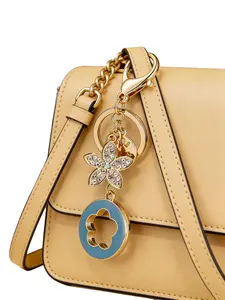 Korean Style Rhinestone Clover Keychain, Fashionable Girls' Metal Bag Charm, Car Key Chain, Sparkling Four-Leaf Clover, Luxury Diamond Keyring Gift, Bling Bling Keychains