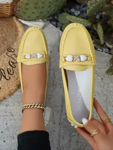 Women's Fashion Casual Shoes Slip On Round Toe Flats with Gold Chain Decor, Rubber Sole, All-Season Comfort, Multi-Purpose Design, Stylish Low Heel Footwear