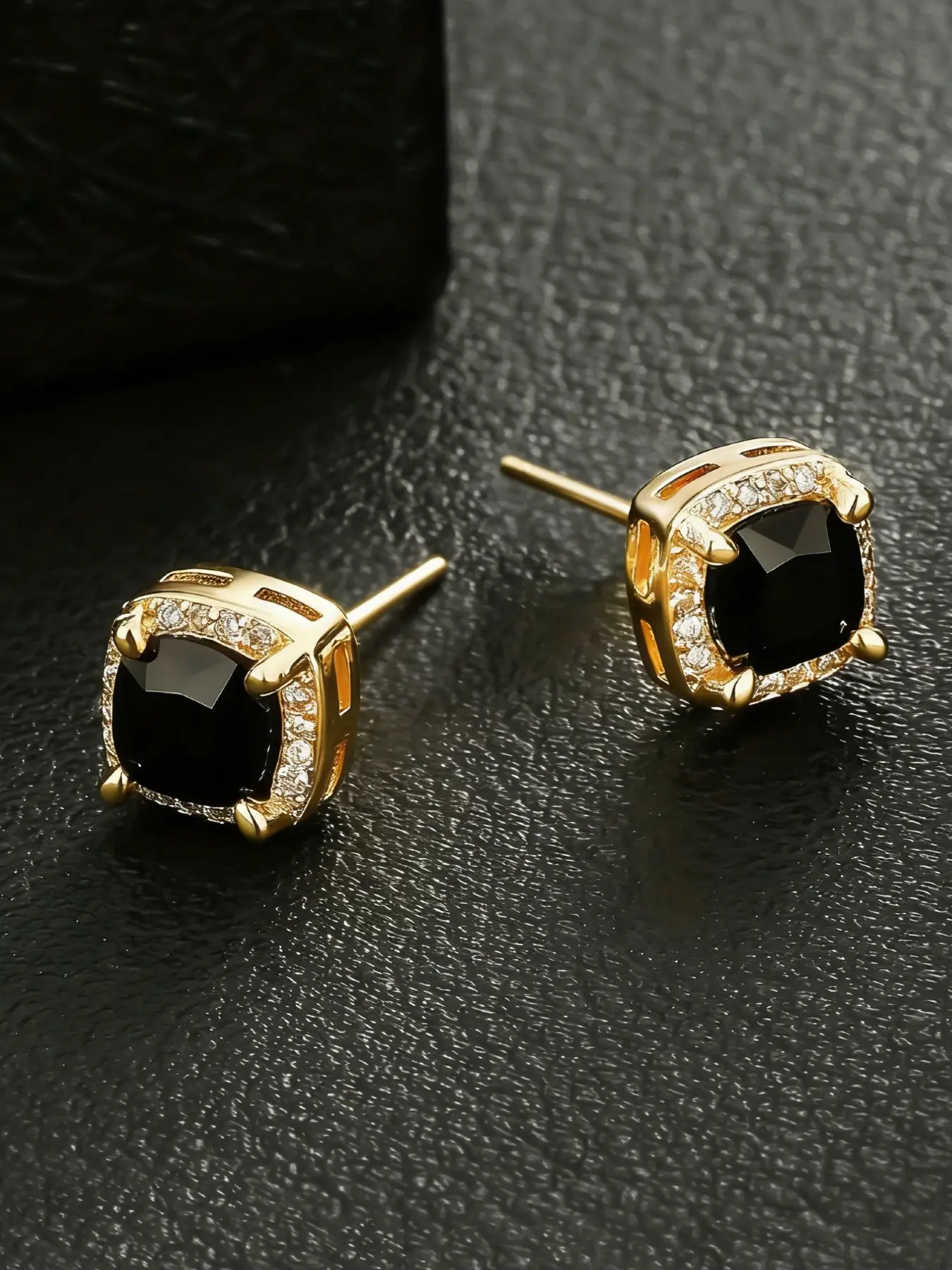 ICED CHICS 1 pair of 18k gold-plated square synthetic zirconia stud earrings, studs earrings, suitable for both men and women, 6mm mini hip-hop punk jewelry, fashionable and avant-garde accessories, creating eye-catching looks, Versatile Earrings