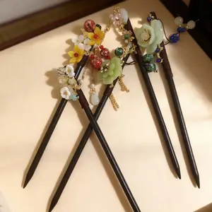 Vintage Wooden Hairpin Set 5PCS Chinese Style Classical Elegant Hairpins for Hanfu Qipao Ethnic Gifts 15cm Durable Wood Artificial Jade Hair Clip Headwear Flat Claw Clip Exquisite Design french hair pin banana clip hair octopus clip blue or pink hair clip