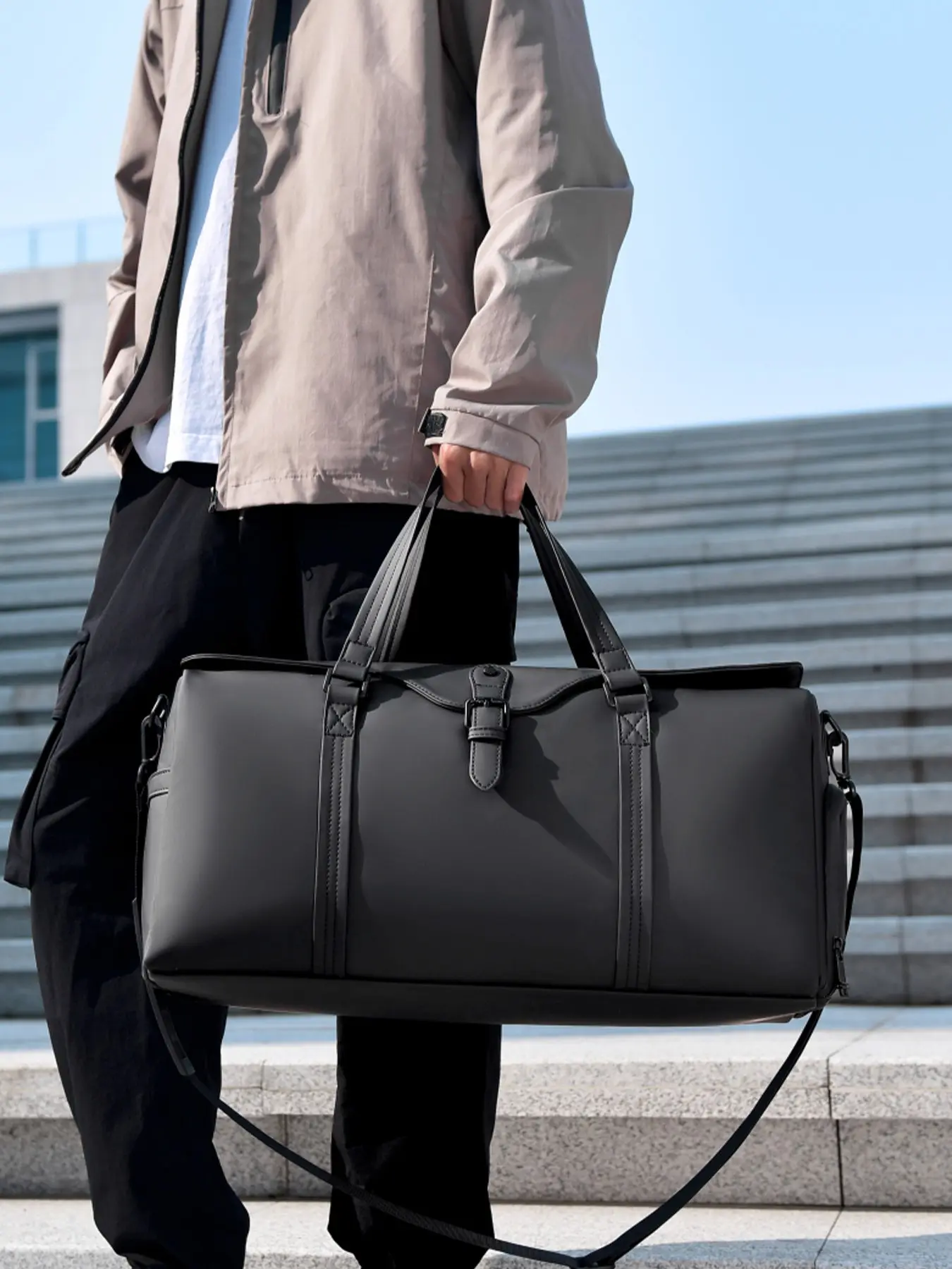 1pc Men's travel bag with solid color zipper closure, multifunctional, large capacity, fashionable, simple, casual, versatile, suitable for daily business trips, fitness, men's travel bag