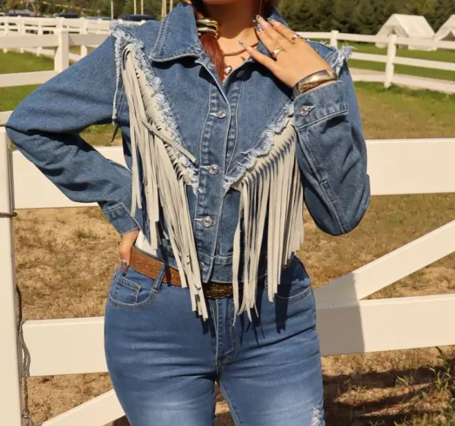 Women‘s Western Fringe Cropped Denim Jacket Raw Edge Tassel Cowboy Style Short Jean Coat