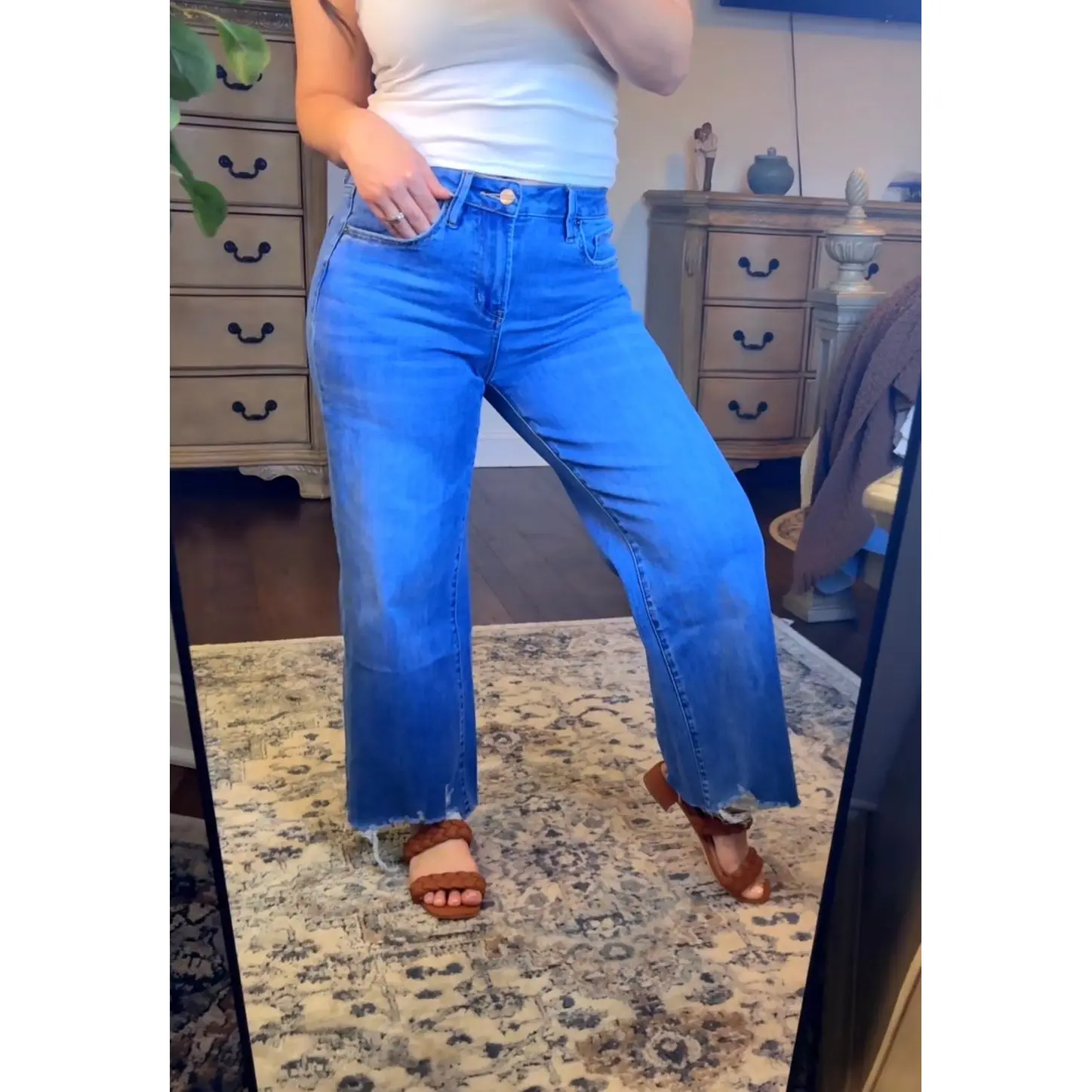 SUPER HIGH WIDE CROP FRAYED HEM