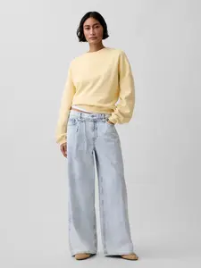 Gap Women's Mid Rise UltraSoft Baggy Micro Belt Jeans