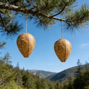 2/5pcs Realistic Wasp Nest, Natural Wasp Deterrent, Outdoor Hanging Fake Wasp Nest, Excellent Bee Protection for Garden/patio/balcony/yard, Garden Bug Repellent, Outdoor Pest Control