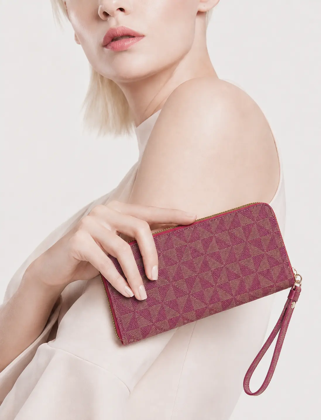 Women's Red Geometric Print Long Wristlet Wallet, Zip Around Clutch Purse with Wrist Strap, Large Capacity Wallet for Cards, Cash & Phone