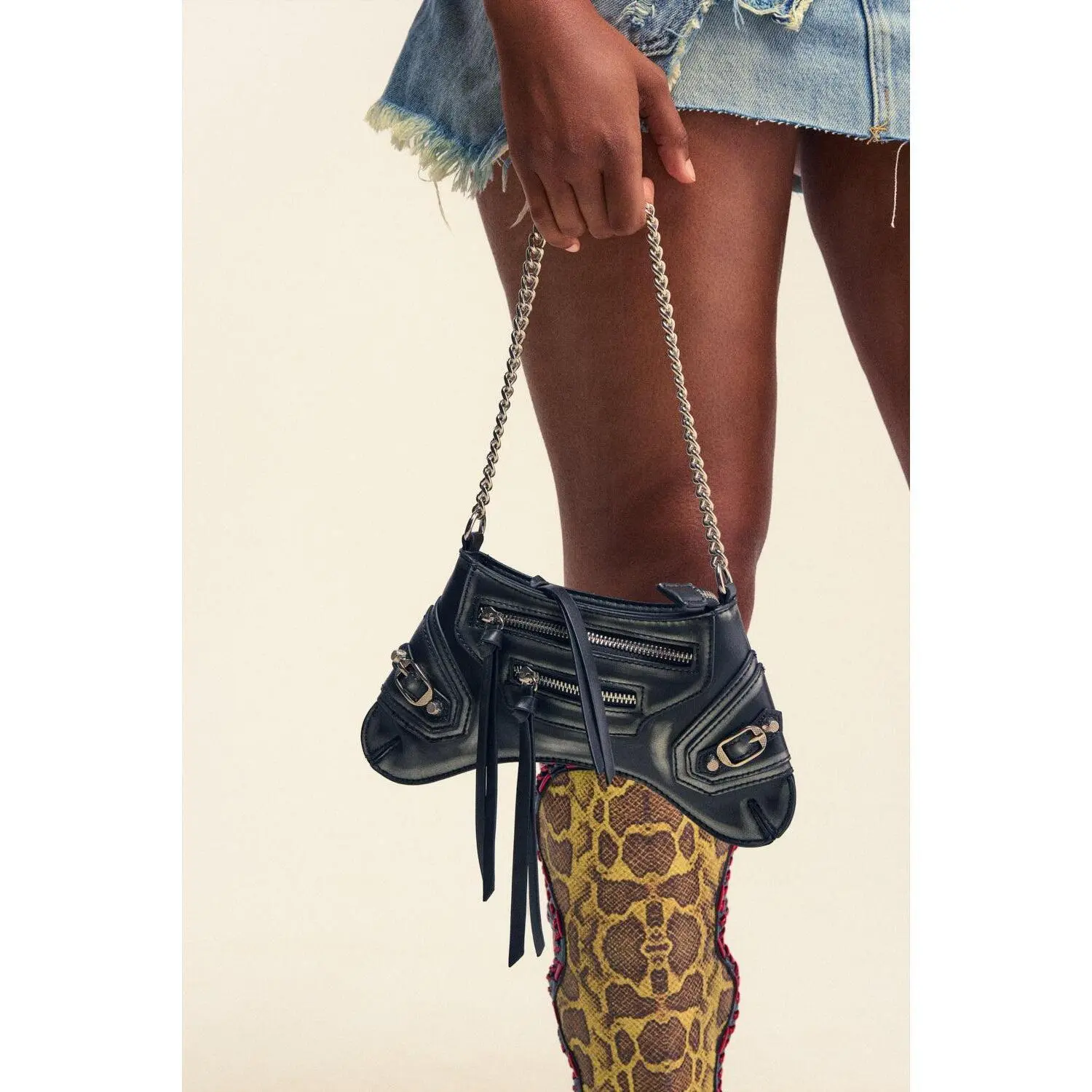 VINTAGE VIBES DISTRESSED PURSE