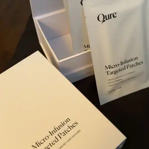 Product Review of Qure Micro-Infusion Anti Wrinkle Patches for Smile Line, Frown lines, Under Eye Bags, Puffiness, Crow's Feet - Retinol, Niacinamide, Caffeine, Peptides - Dissolvable for Overnight Use - 8 Pairs from S**s