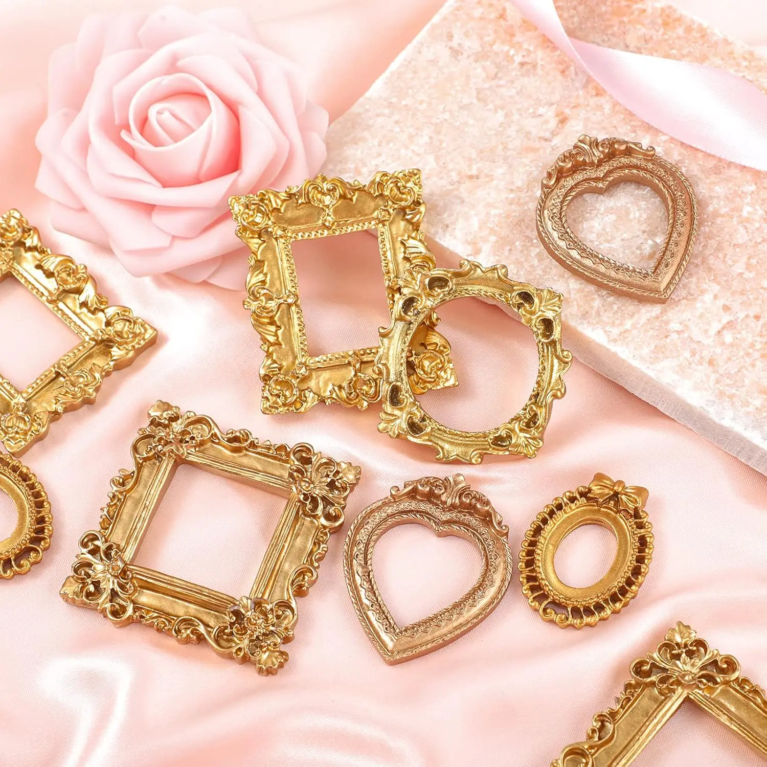 25pcs Metallic Gold Antique Baroque Resin Oval Mini Picture Frames - Lightweight Car Interior Decoration, Floral Wall Trinket/Props Display for Christmas DIY Holiday Party, Gift-Worthy Carved Accessory