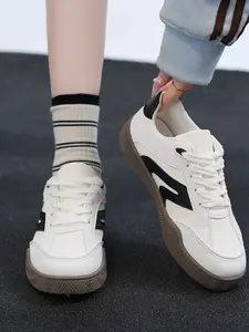 Women's Retro Sporty Casual Training Shoes Spring New Racing Style Soft Sole Almond Shoes, Fashionable Comfortable Footwear