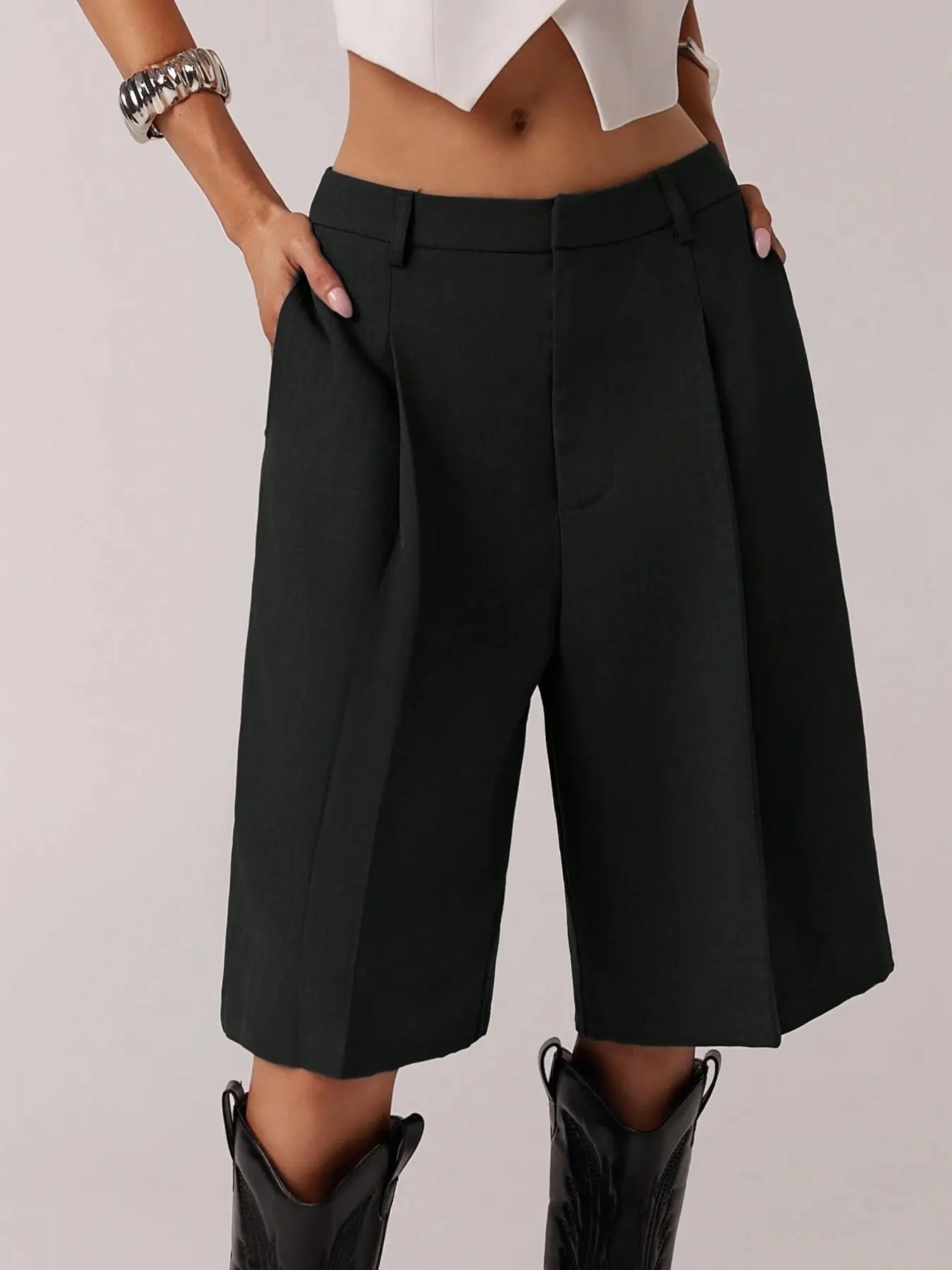 Women's Solid Color Fitted Minimalist Commuter Bermuda Shorts, Stylish Chic Business-Casual Knee-Length Bottoms