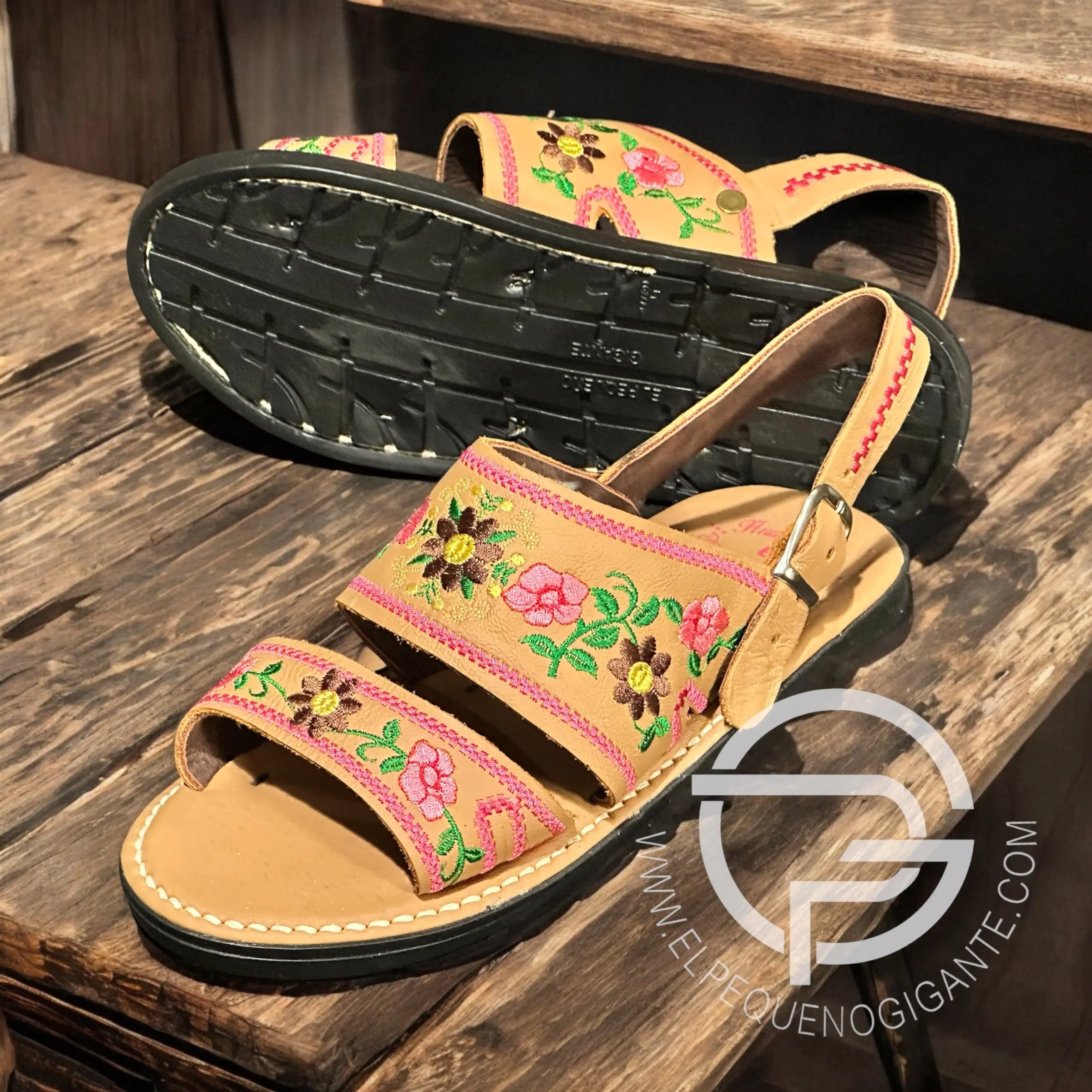 Dos Correas Bordado de Flores en Piel Café | Huarache Mexicano para Dama