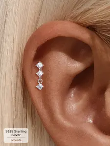 1PC Platinum-Plated S925 Sterling Silver Classic Tassel Cartilage Piercing Stud — Featuring Moissanite Setting and Flat-Back Design. Hypoallergenic Material, Suitable for Cartilage Piercings. Ideal for Holiday Gifts, Wedding Accessories, and Daily Wear.