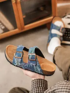 Unisex Anti-Slip Sandals with Arch Support, Adjustable Buckle Design, Comfortable Summer Outdoor Shoes, Perfect for Beach Use