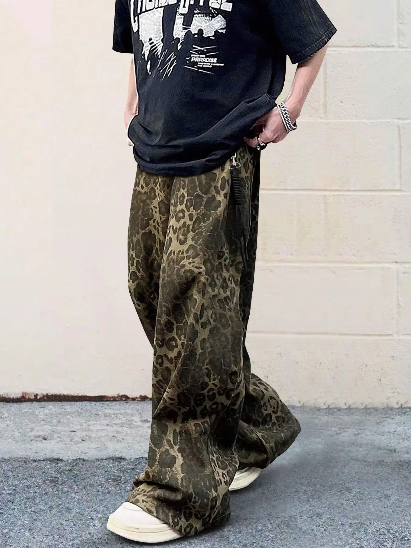 Men's Loose Leopard Print Pocket Drawstring Waist Straight Leg Pants, Casual Comfy Ornament Decor Trousers for Daily Wear, Mens Bottoms for All Season