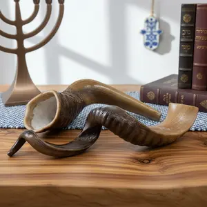 Resin Shofar Horn Decorative Piece, Classic Jewish Religious Ritual Style, Hand-Polished Holiday Ornament, Home Decoration, Religious Decorations