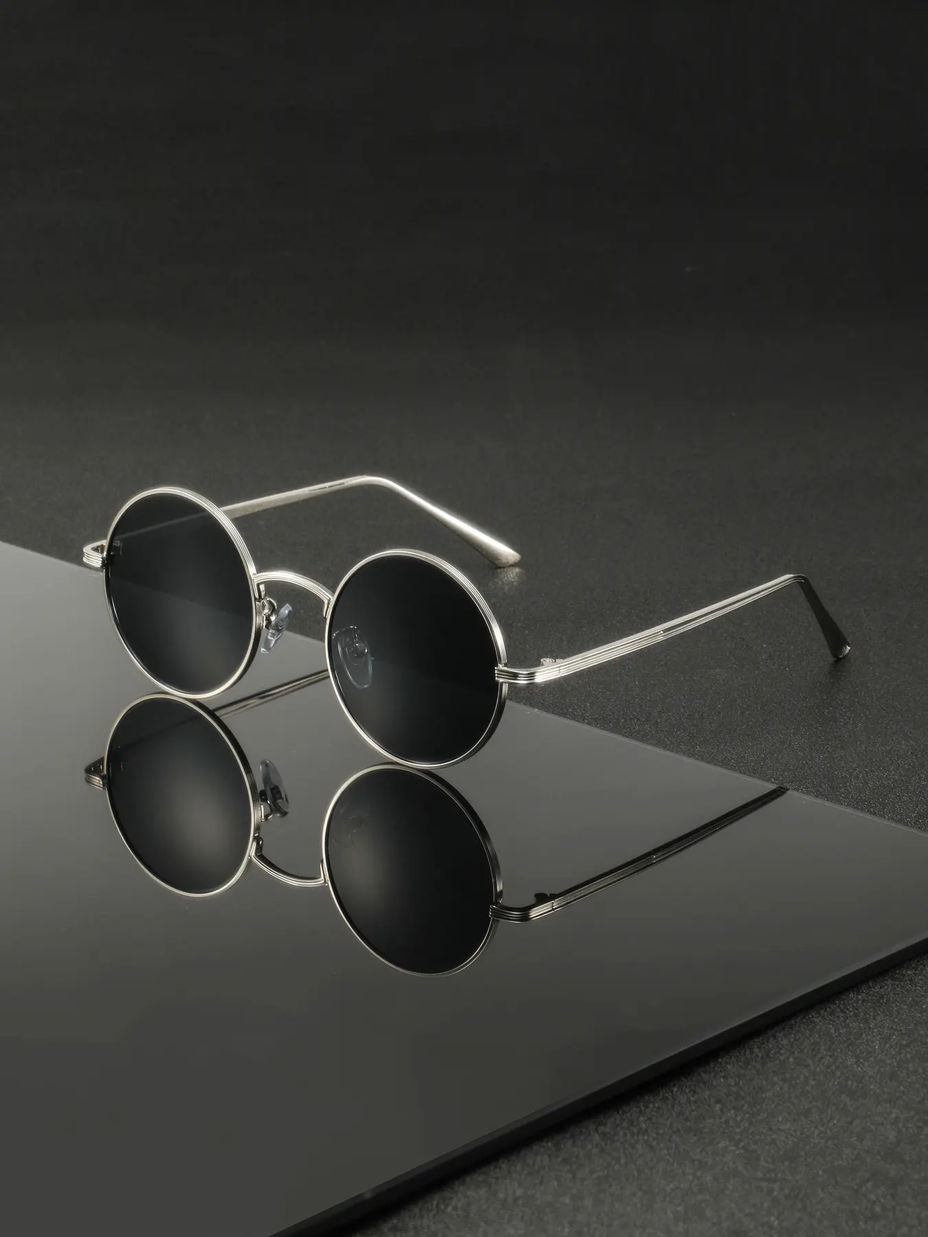 Men's Classic Vintage Round Full Frame Glasses, Lightweight Zinc Alloy Metal Frame, Durable PC Lens, Fashionable Daily Wear Eyewear, Trending Glasses, Classic Shades, Stylish Glasses