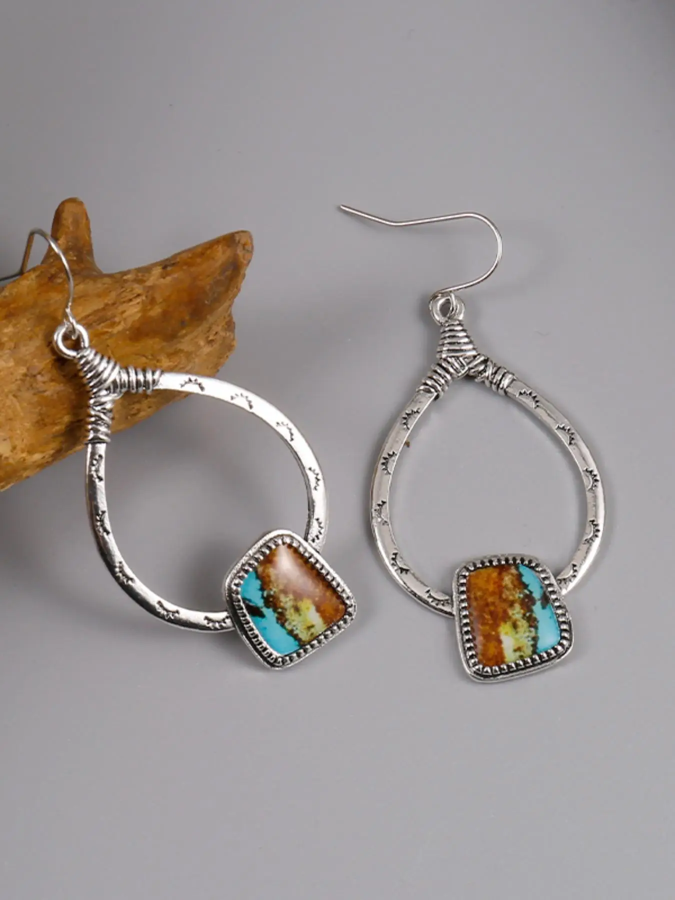 Boho Style Vintage Hollow out Design Turquoise Dangle Earrings (1 Pair), Fashion Water Drop Jewelry for Women, Trendy Accessories for Party and Daily