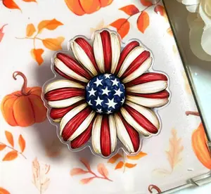 Patriotic Daisy Flower MagSafe Grip – American Flag Floral Magnetic Pop Socket & Kickstand – USA Phone & Kindle Accessory