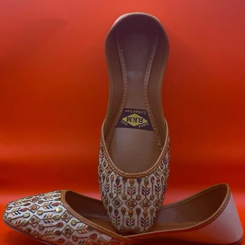 handmade traditional women khussa