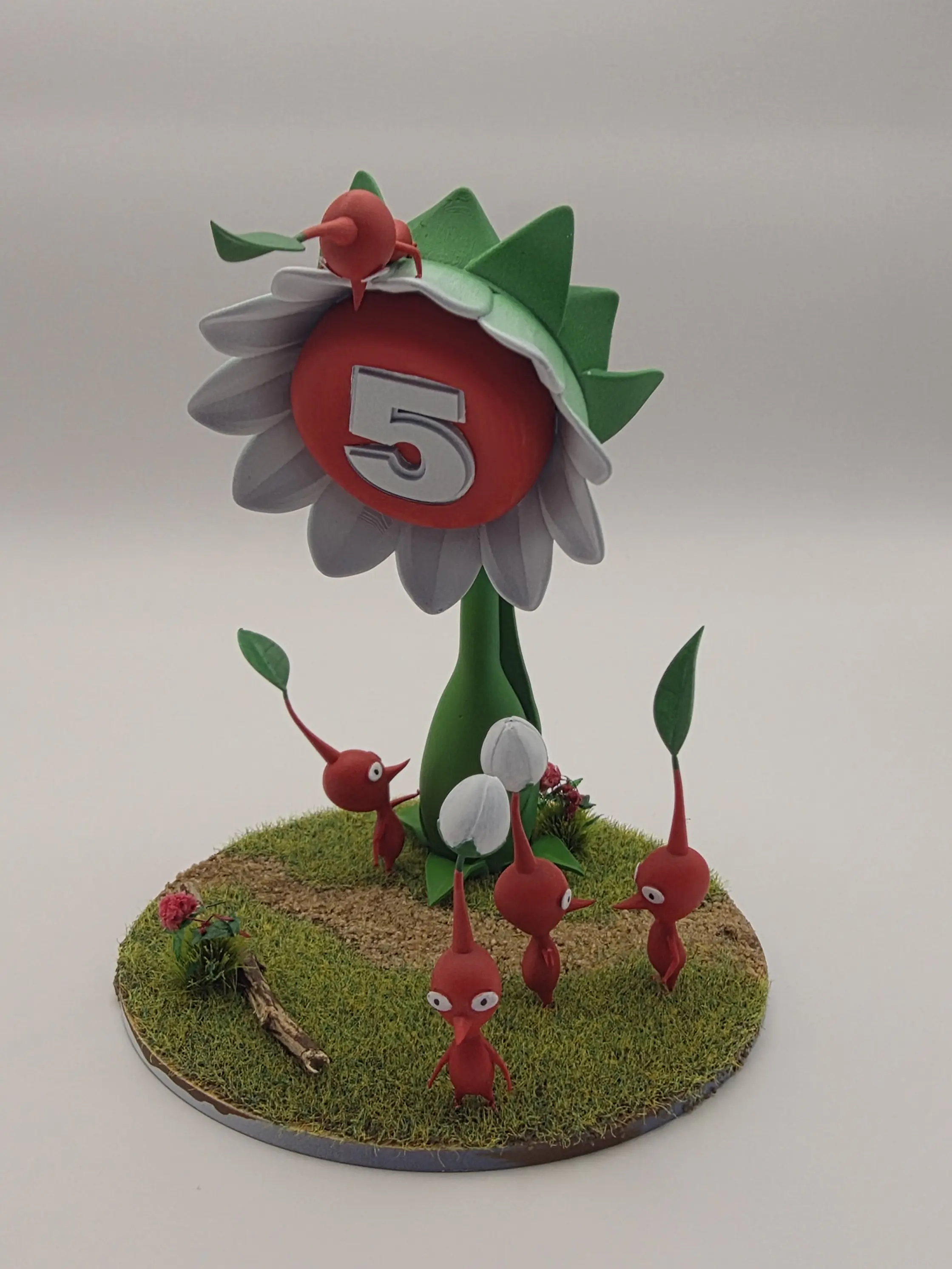 Red Pikmin & 5 Posy Flower Diorama