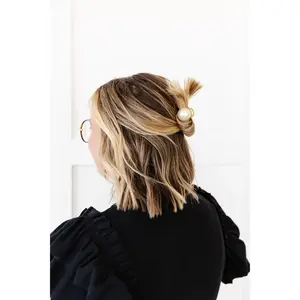 Chunky Pearl Claw Clip